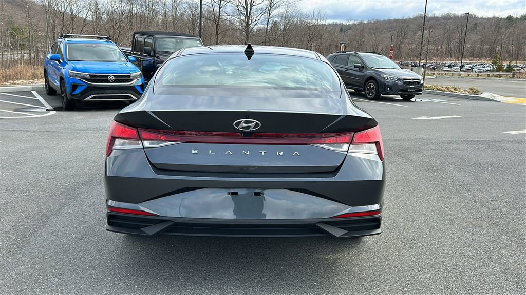 Used 2023 Hyundai Elantra SEL image 6