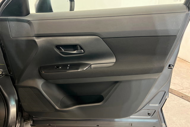 Certified 2025 Nissan Kicks S image 23