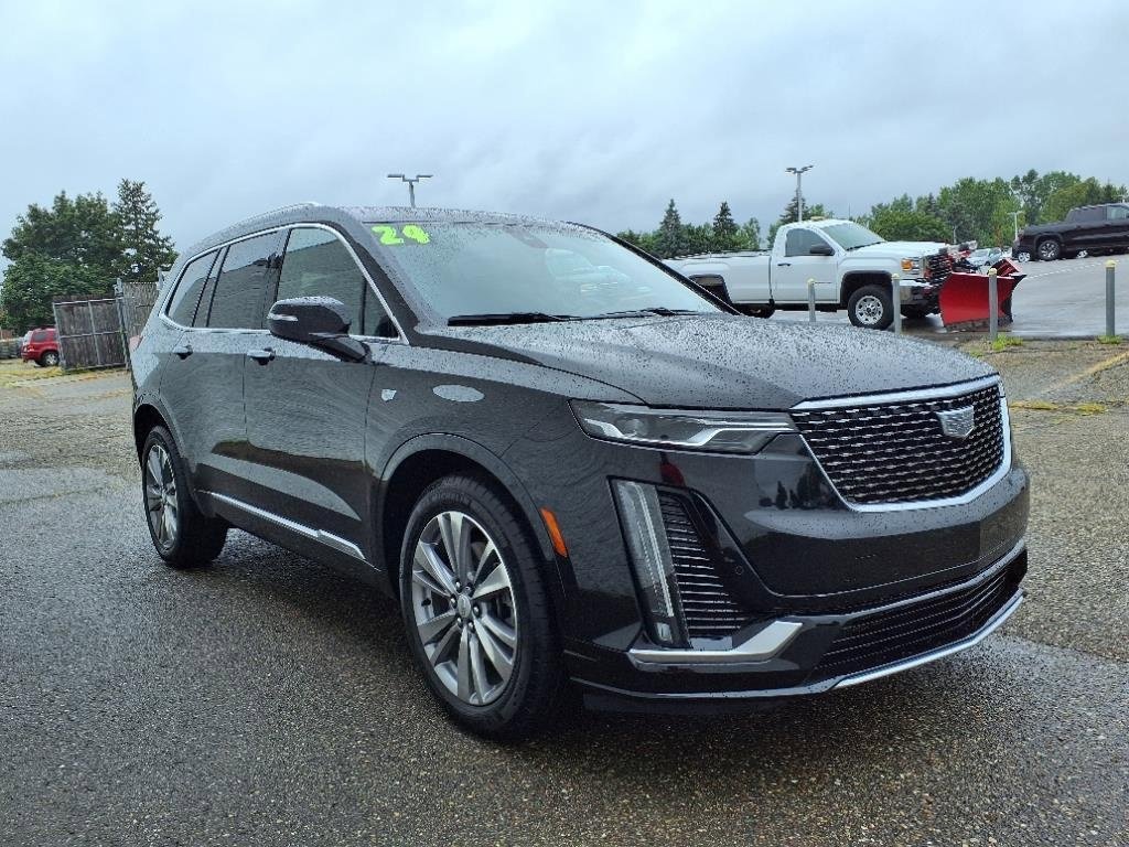 Used 2024 Cadillac XT6 Premium Luxury image 3