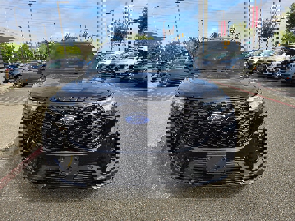 New 2025 Ford Explorer ST-Line image 2