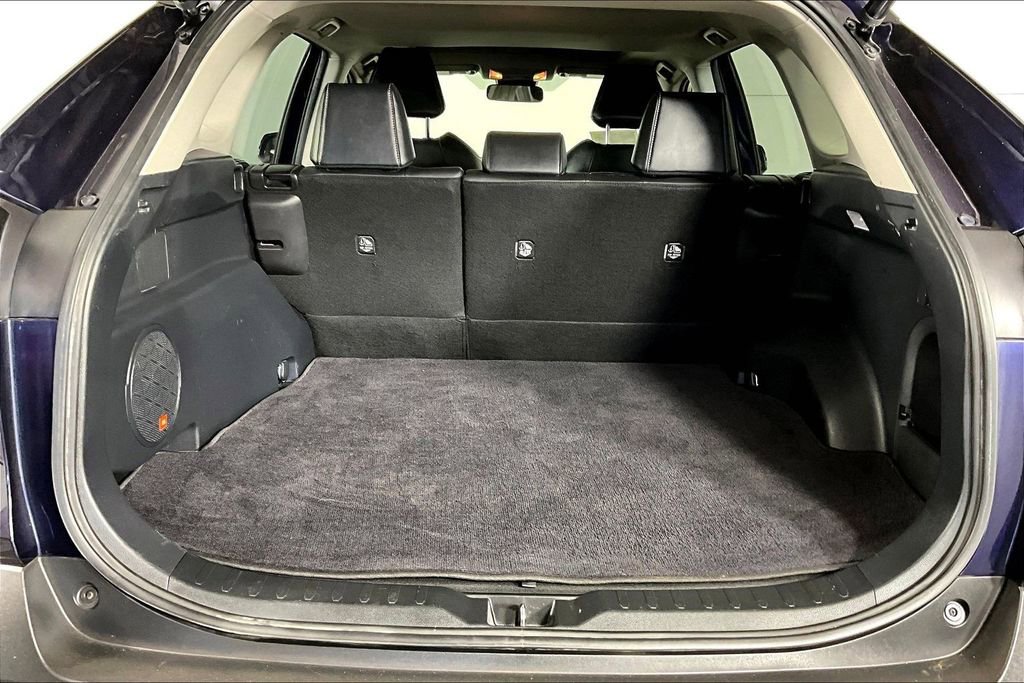 Used 2021 Toyota RAV4 XLE Premium image 30