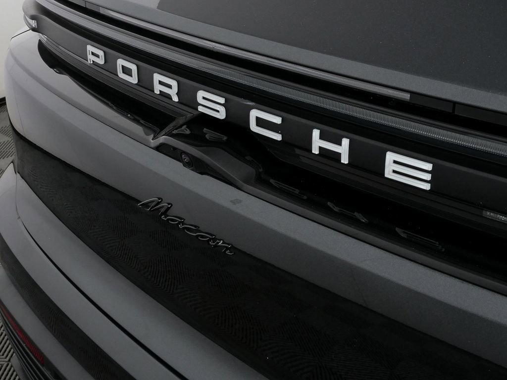 Certified 2025 Porsche Macan Electric image 38