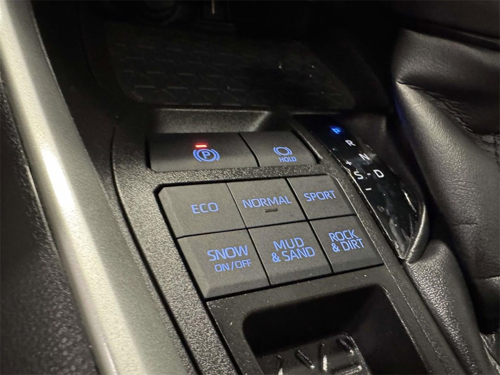 Used 2022 Toyota RAV4 XLE Premium image 26