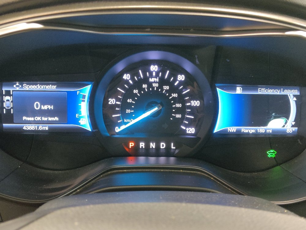 Used 2020 Ford Fusion SE image 23