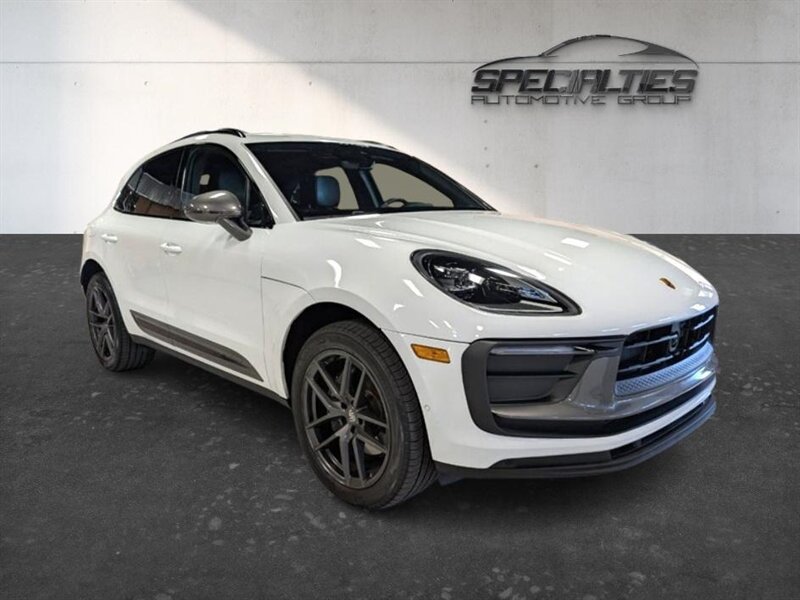 Used 2023 Porsche Macan Turbo AWD/4WD image 1