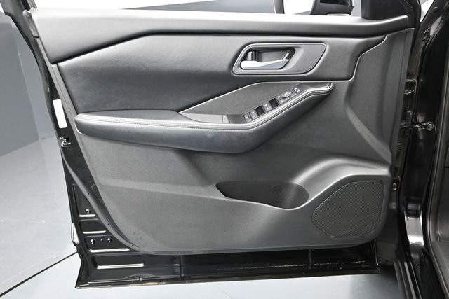 Used 2025 Nissan Rogue SV AWD/4WD image 20