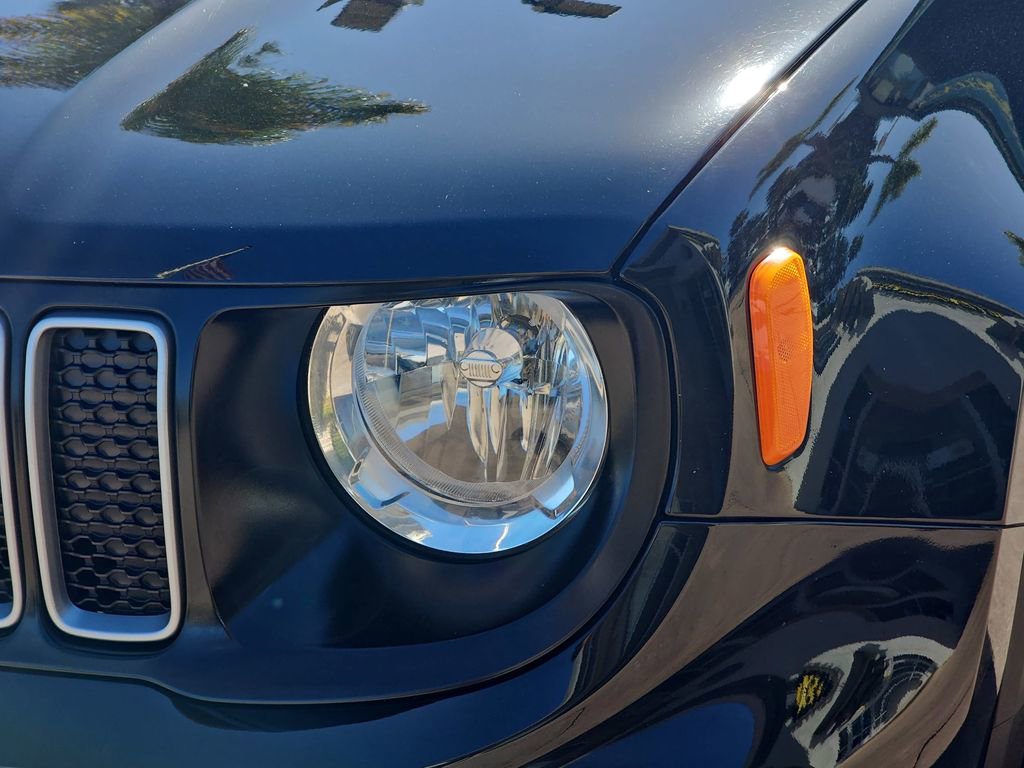 Used 2022 Jeep Renegade Latitude AWD/4WD image 32