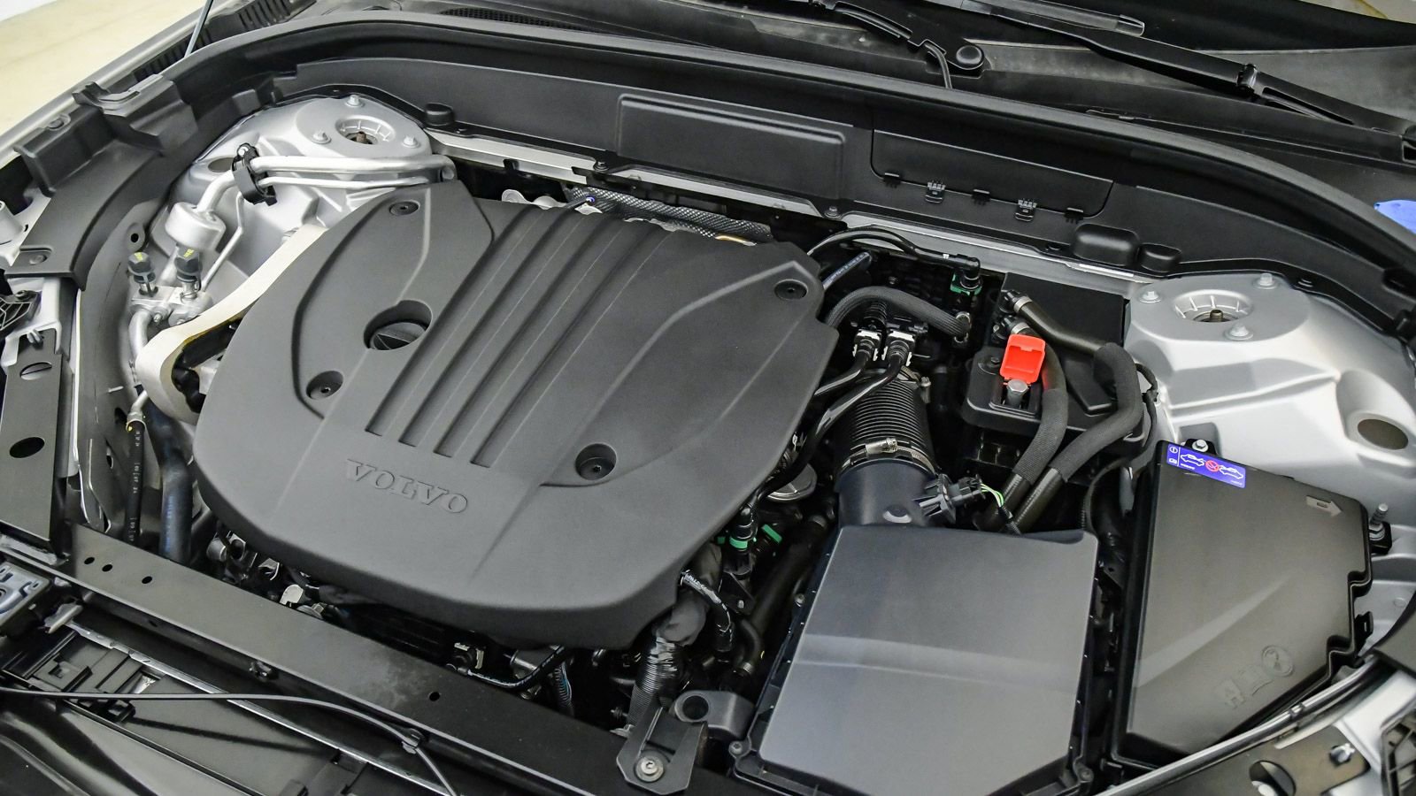 Certified 2025 Volvo XC60 B5 Plus image 26