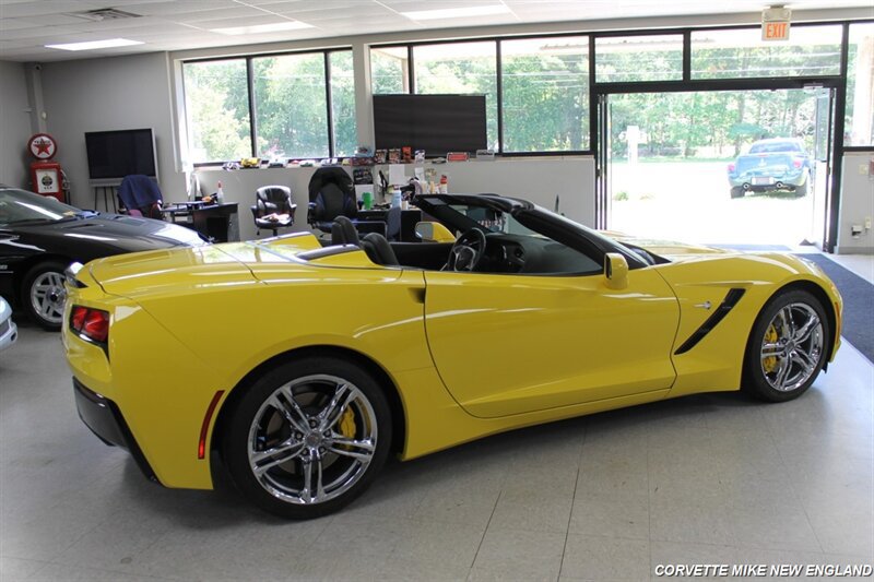 Used 2016 Chevrolet Corvette Stingray Convertible w/ 2LT Preferred Equipment Group RWD image 8