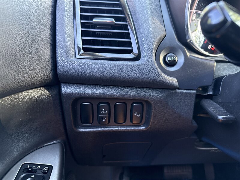 Used 2020 Mitsubishi Outlander Sport SE AWD/4WD image 37