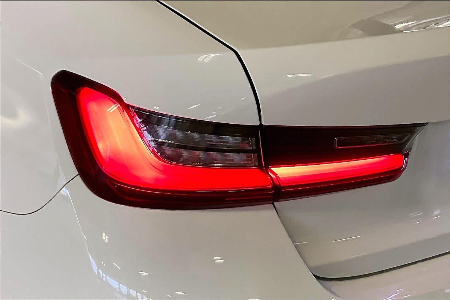 Used 2023 BMW 330i Sedan w/ Driving Assistance Package RWD image 25