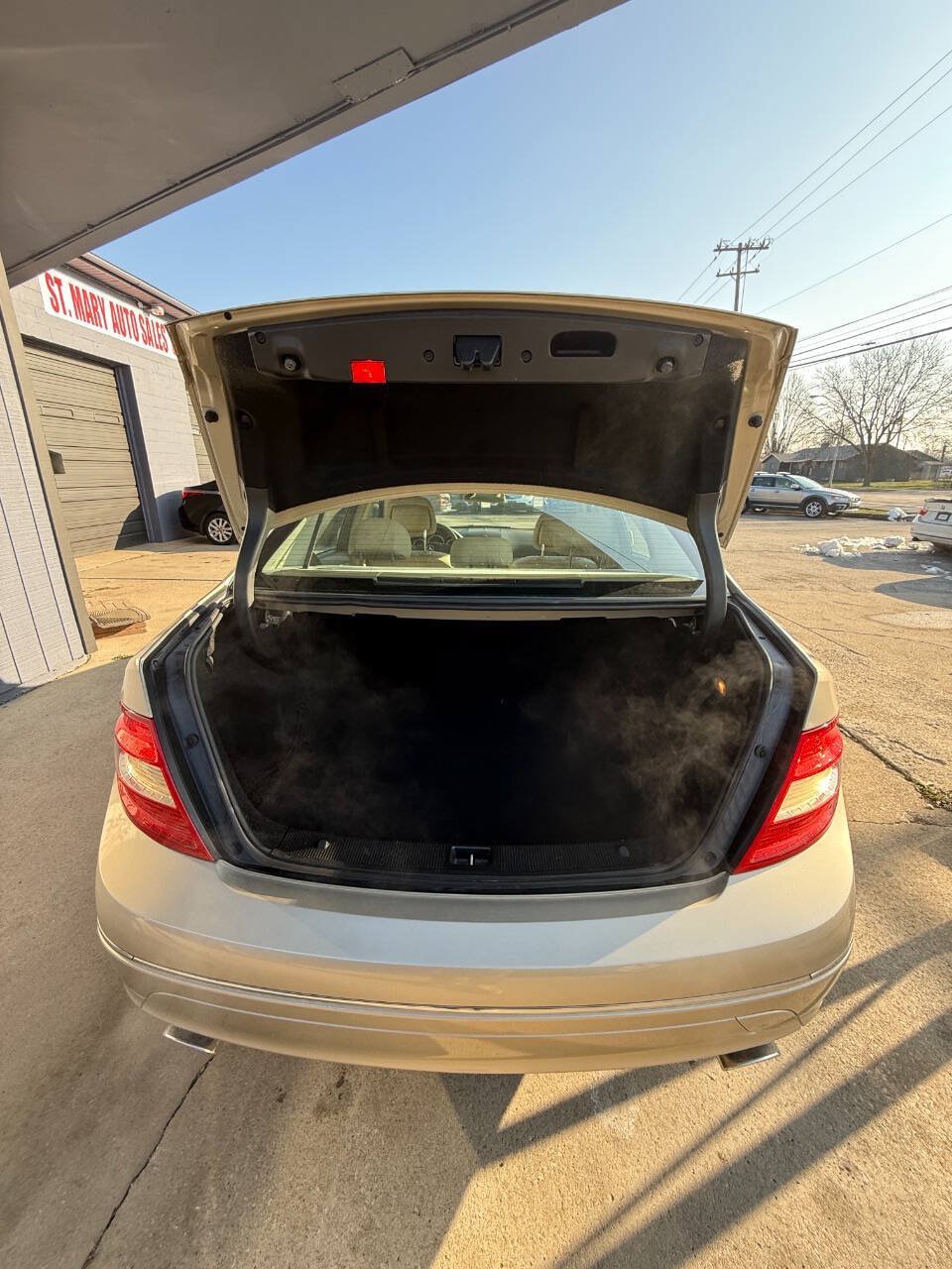 Used 2011 Mercedes-Benz C 300 Sedan image 13