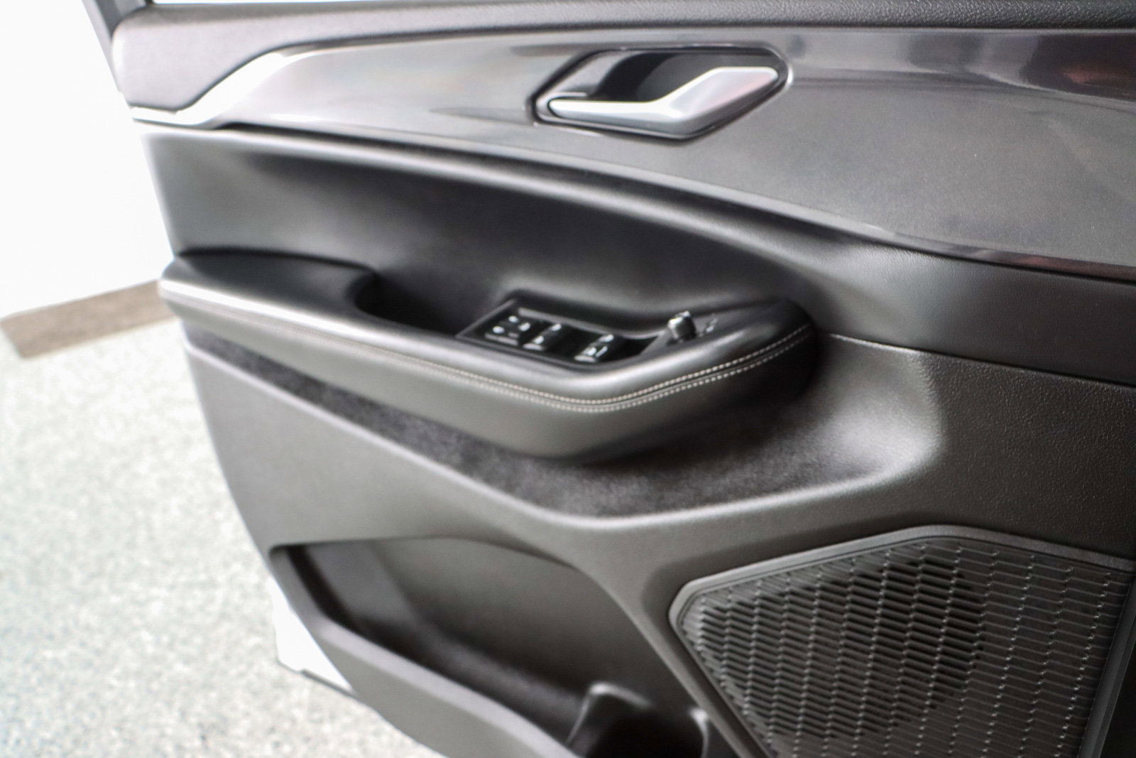 Used 2023 Jeep Grand Cherokee Altitude image 21