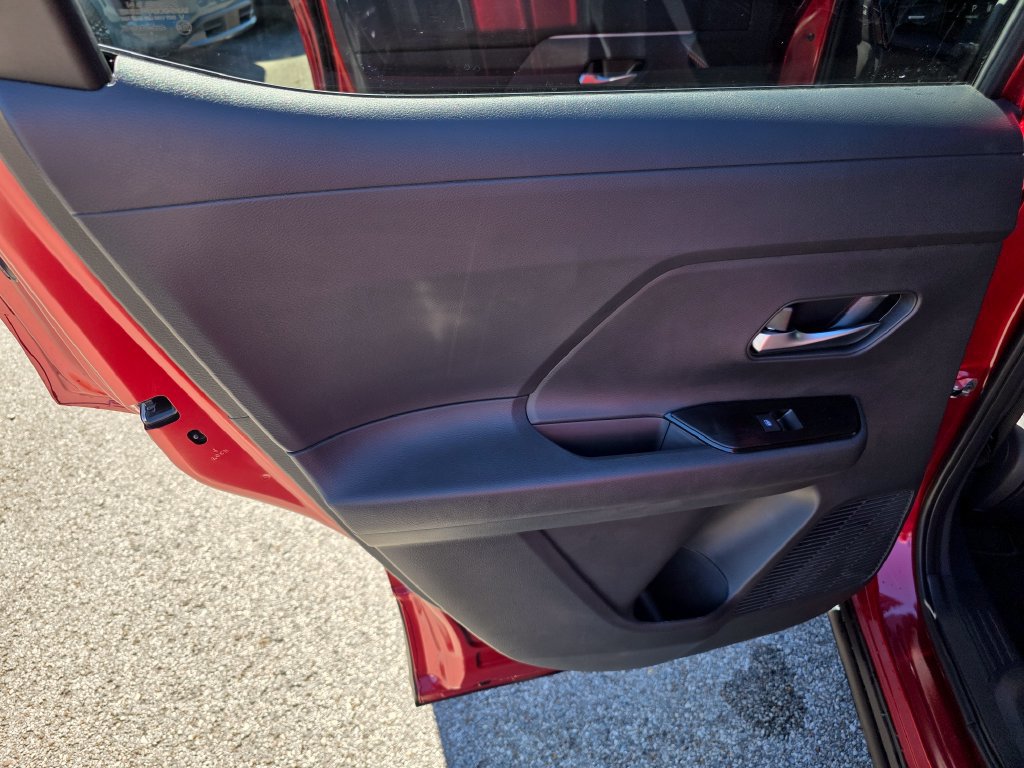 New 2027 Nissan Kicks SR w/ SR Premium Package FWD image 39