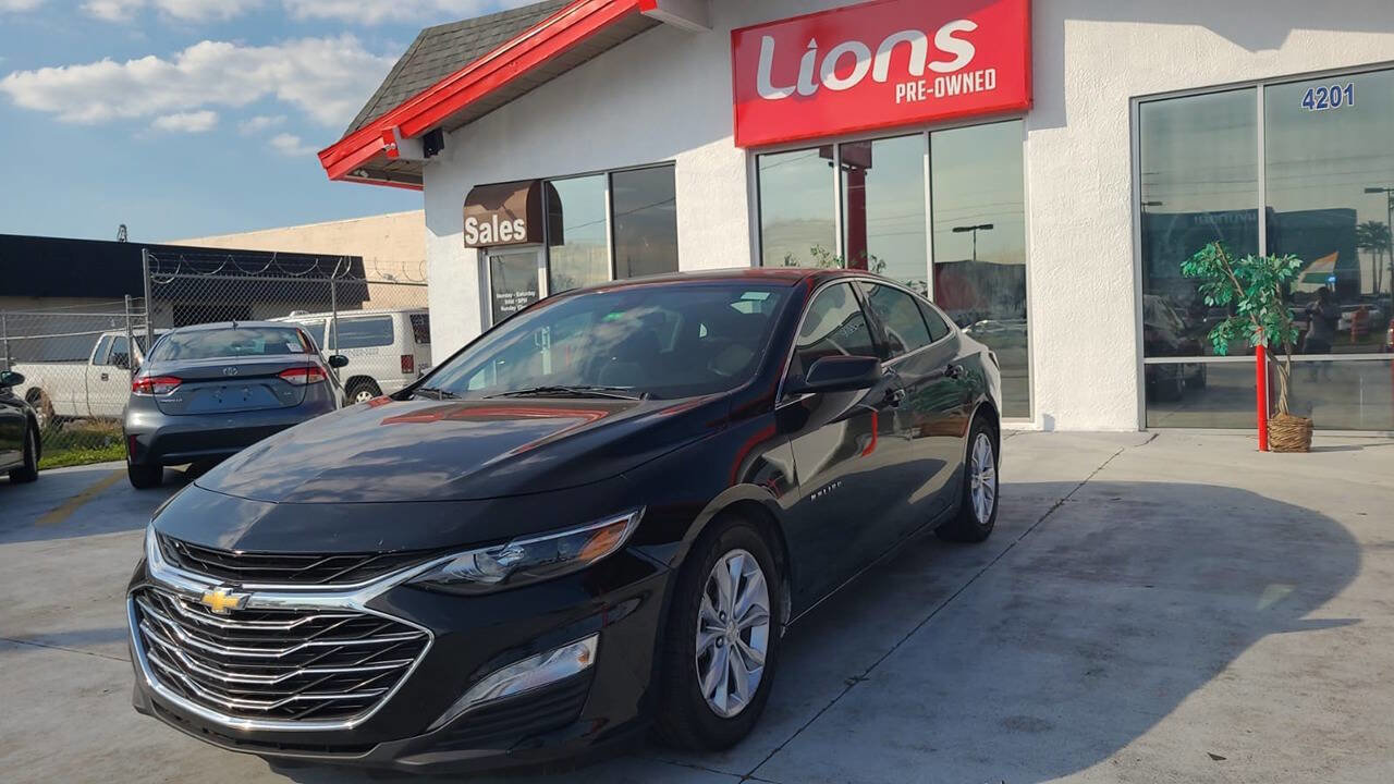 Used 2020 Chevrolet Malibu LT FWD image 2