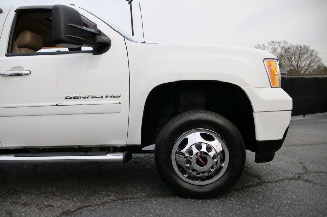 Used 2011 GMC Sierra 3500 Denali image 41