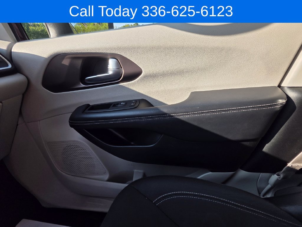 Used 2023 Chrysler Voyager LX FWD image 19