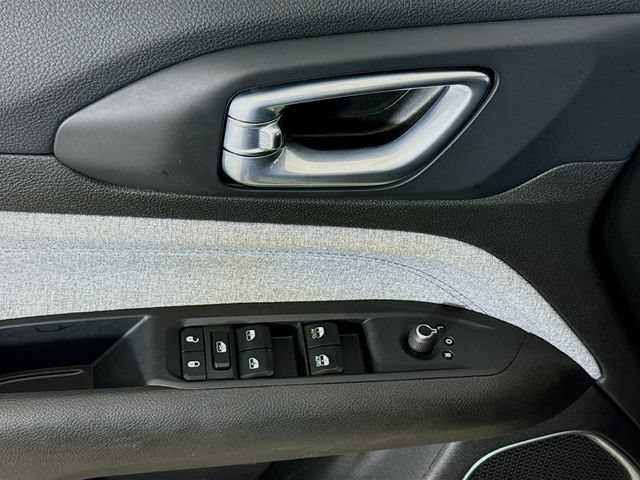 Used 2025 Jeep Compass Sport AWD/4WD image 17