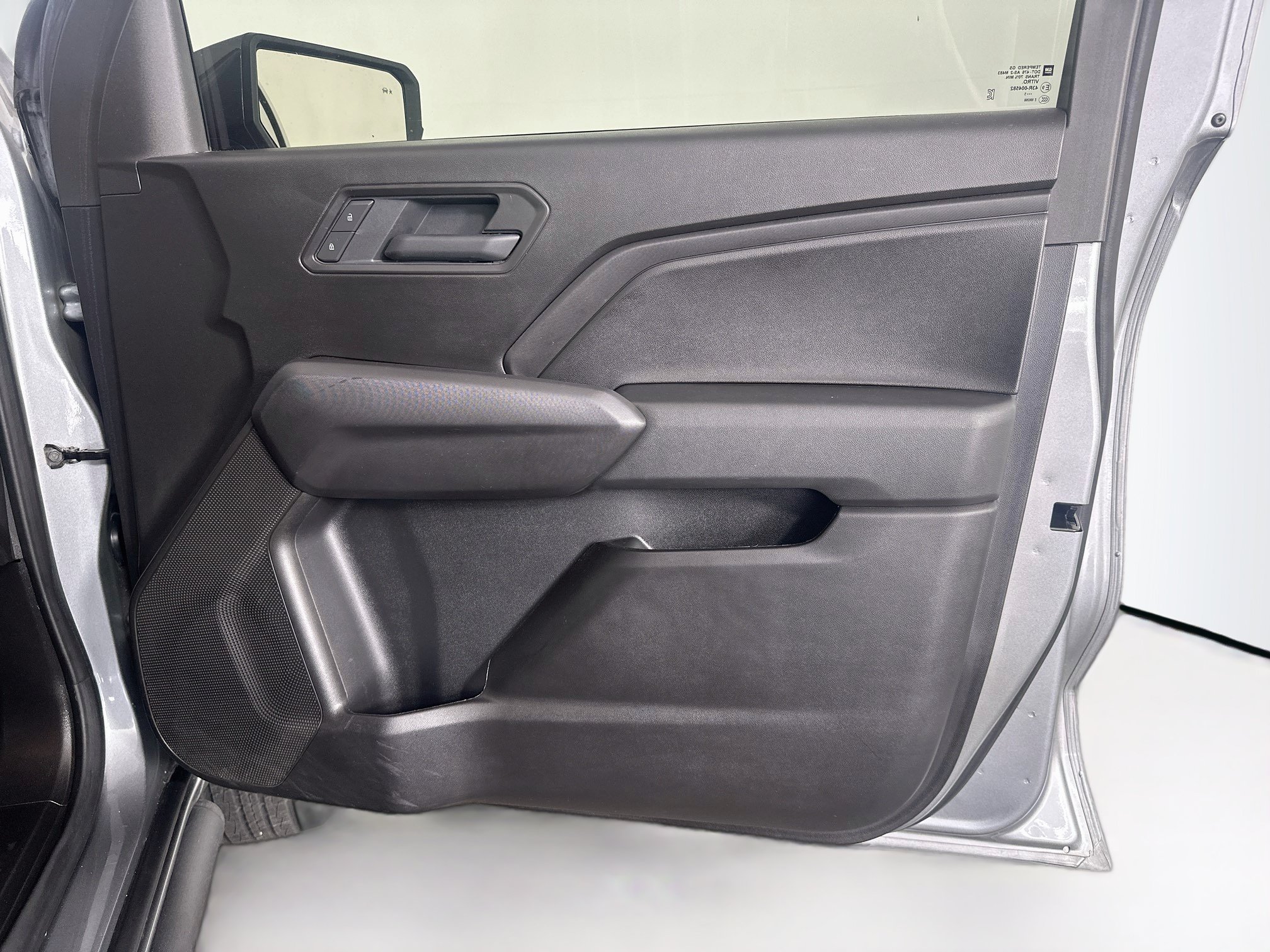 Used 2025 Chevrolet Colorado Trail Boss AWD/4WD image 32