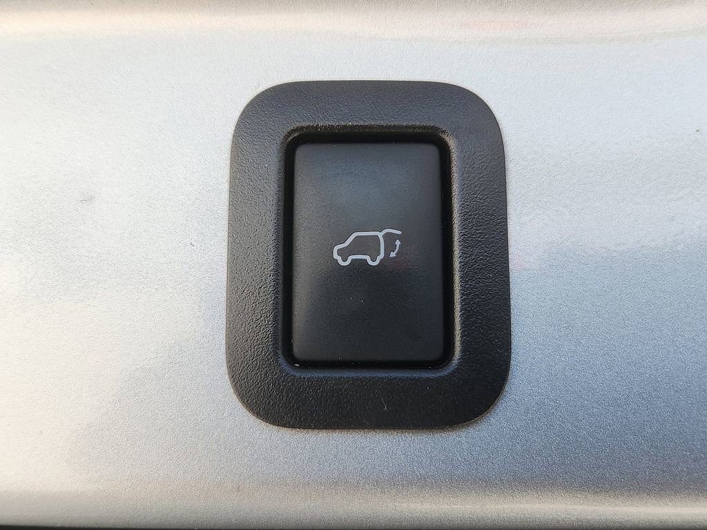 Used 2017 Toyota Highlander Limited AWD/4WD image 25