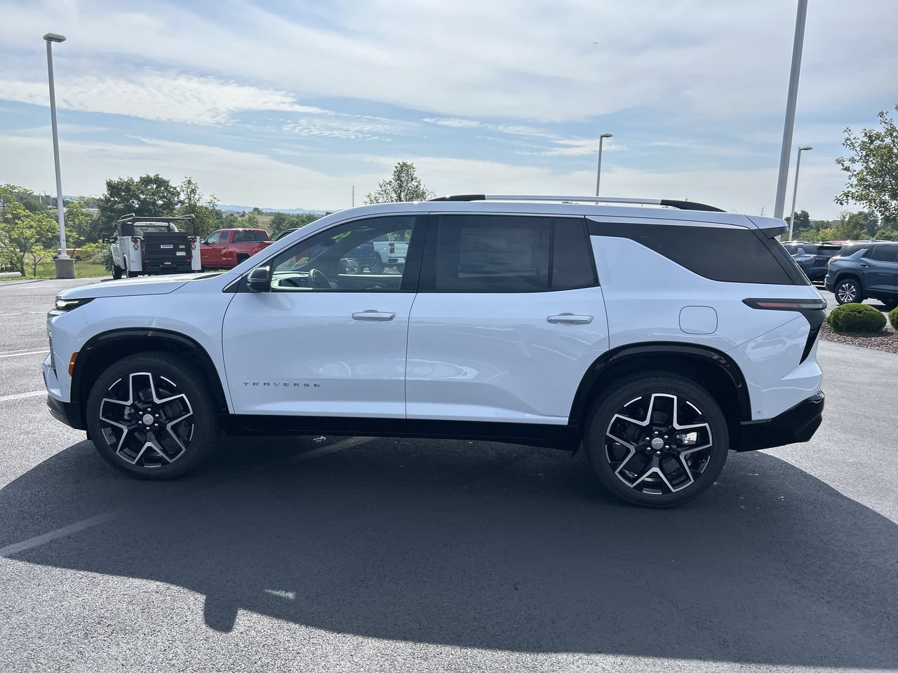 New 2026 Chevrolet Traverse High Country w/ LPO, Floor Liner Package AWD/4WD image 4