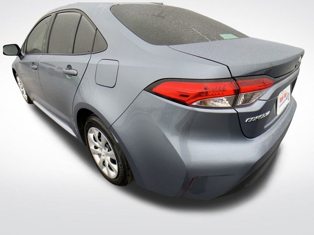 Used 2023 Toyota Corolla LE image 3