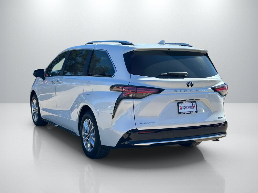 Used 2026 Toyota Sienna Limited AWD/4WD image 7