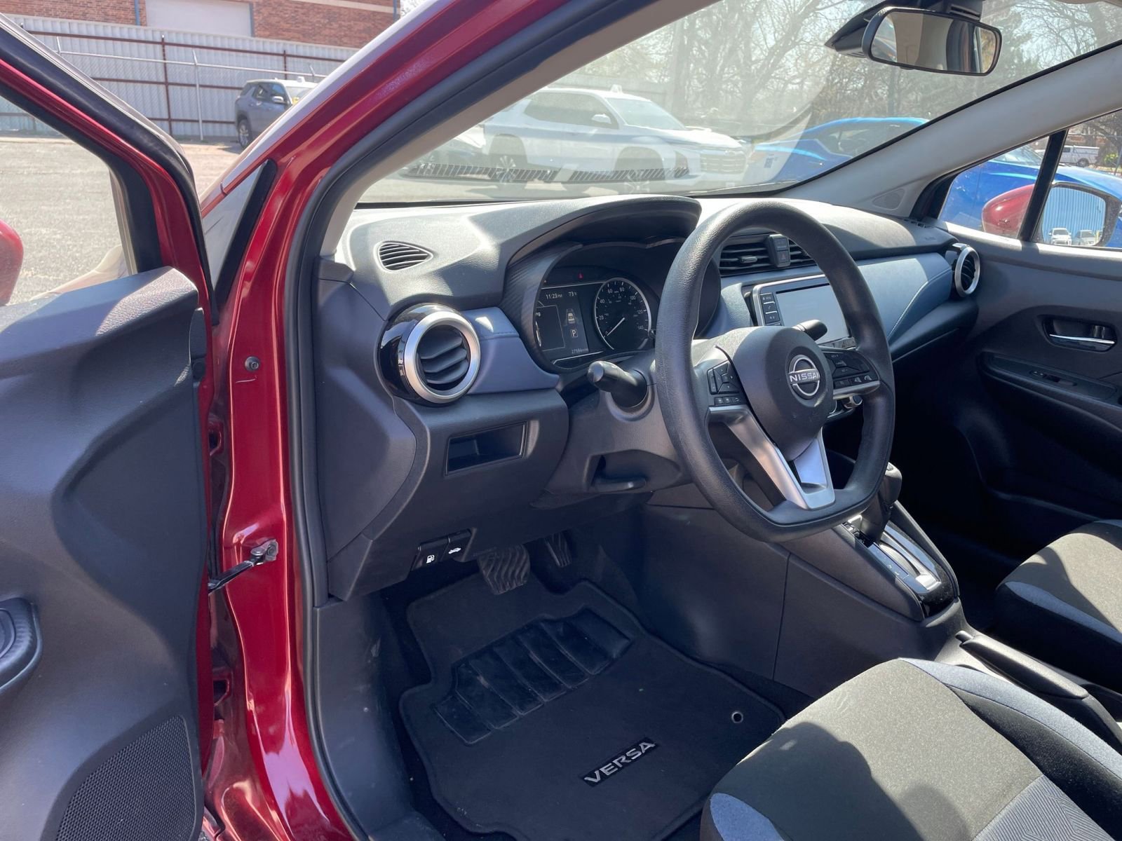 Used 2025 Nissan Versa SV image 32