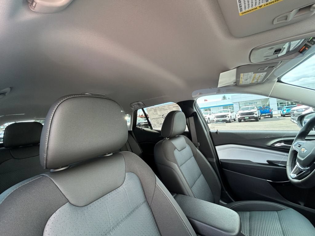 New 2026 Chevrolet Trax LT w/ LT Convenience Package FWD image 27