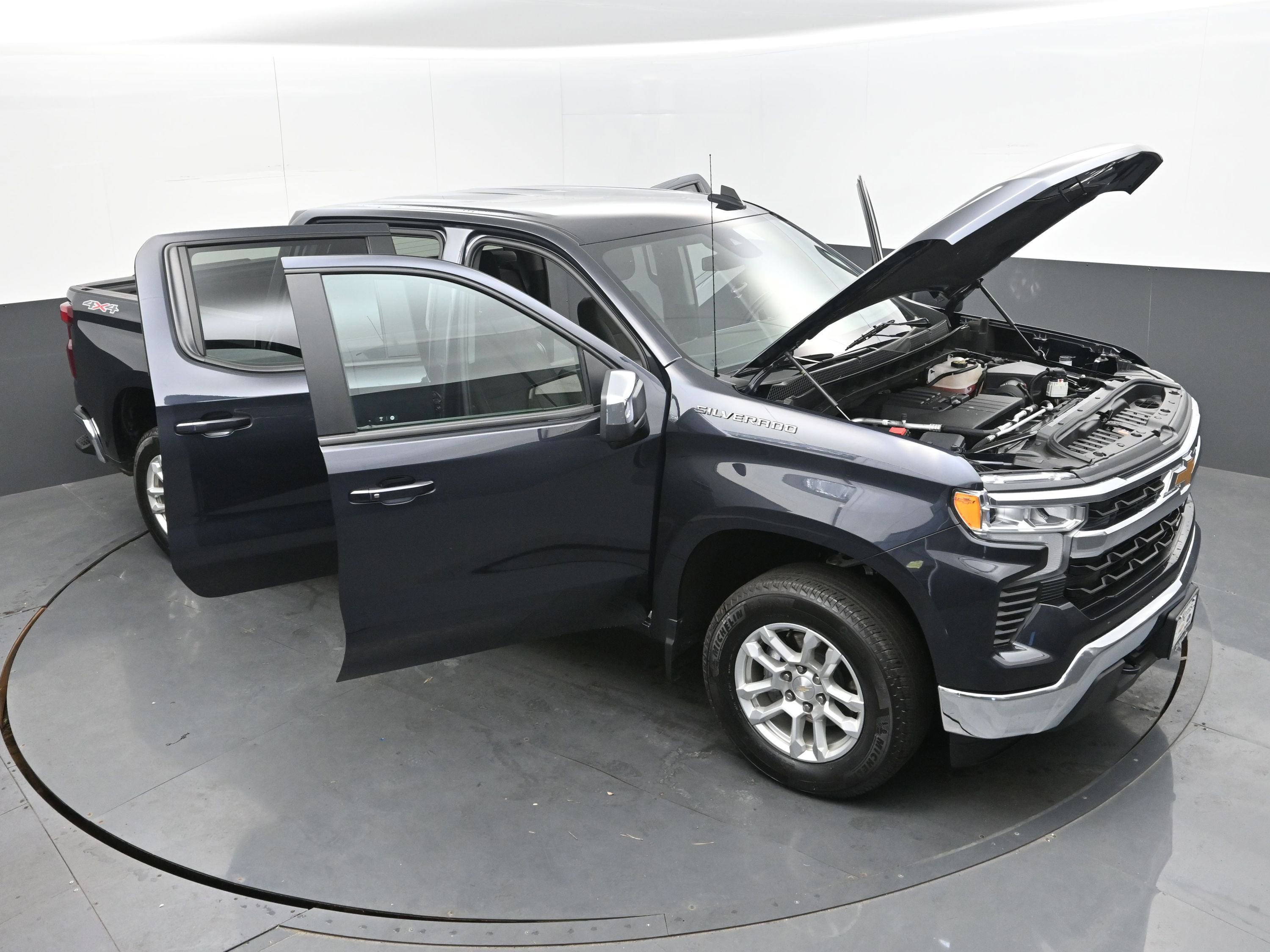 Used 2024 Chevrolet Silverado 1500 LT image 35