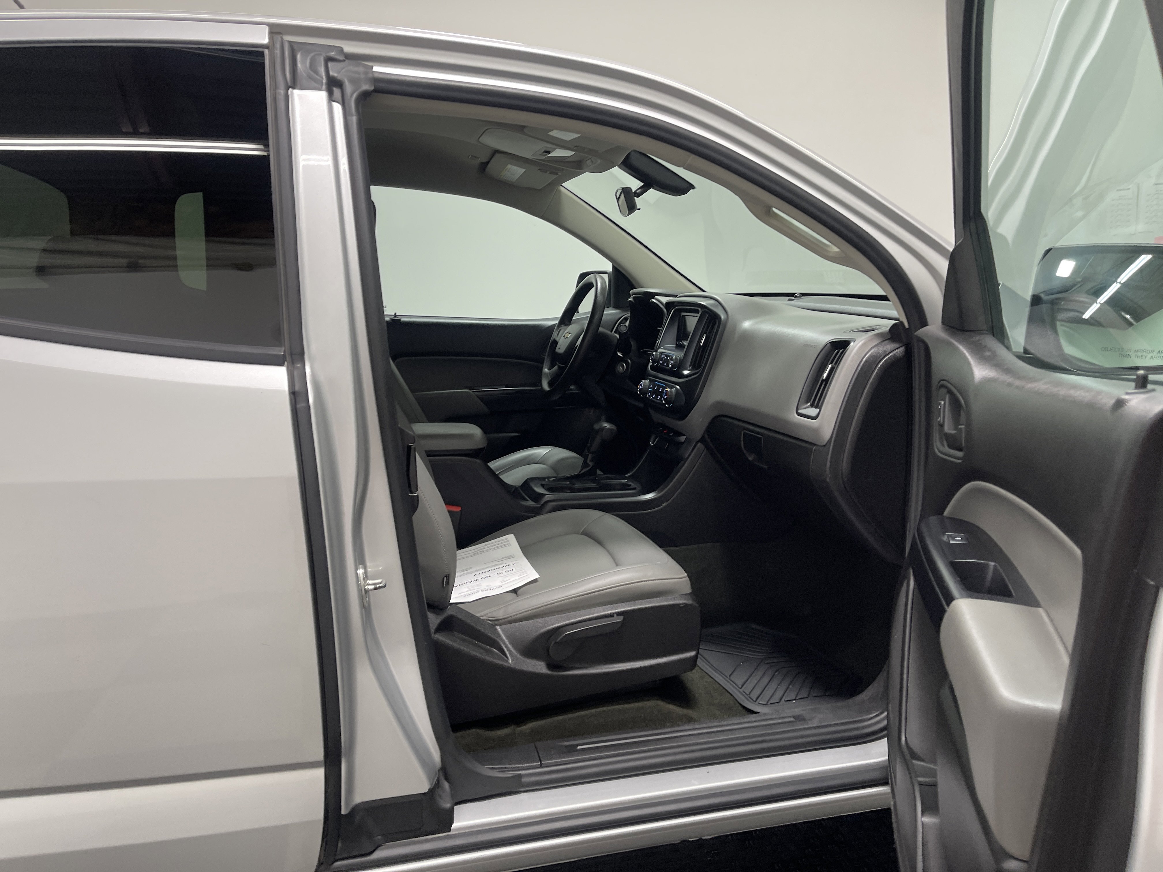 Used 2017 Chevrolet Colorado W/T RWD image 18