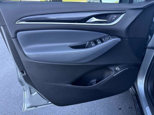Used 2023 Buick Enclave Essence w/ Sport Touring Edition FWD image 5