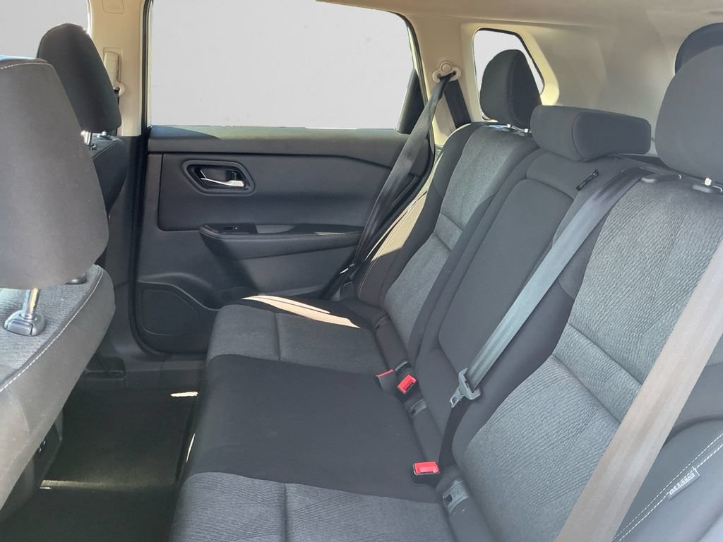 Used 2024 Nissan Rogue SV AWD/4WD image 13