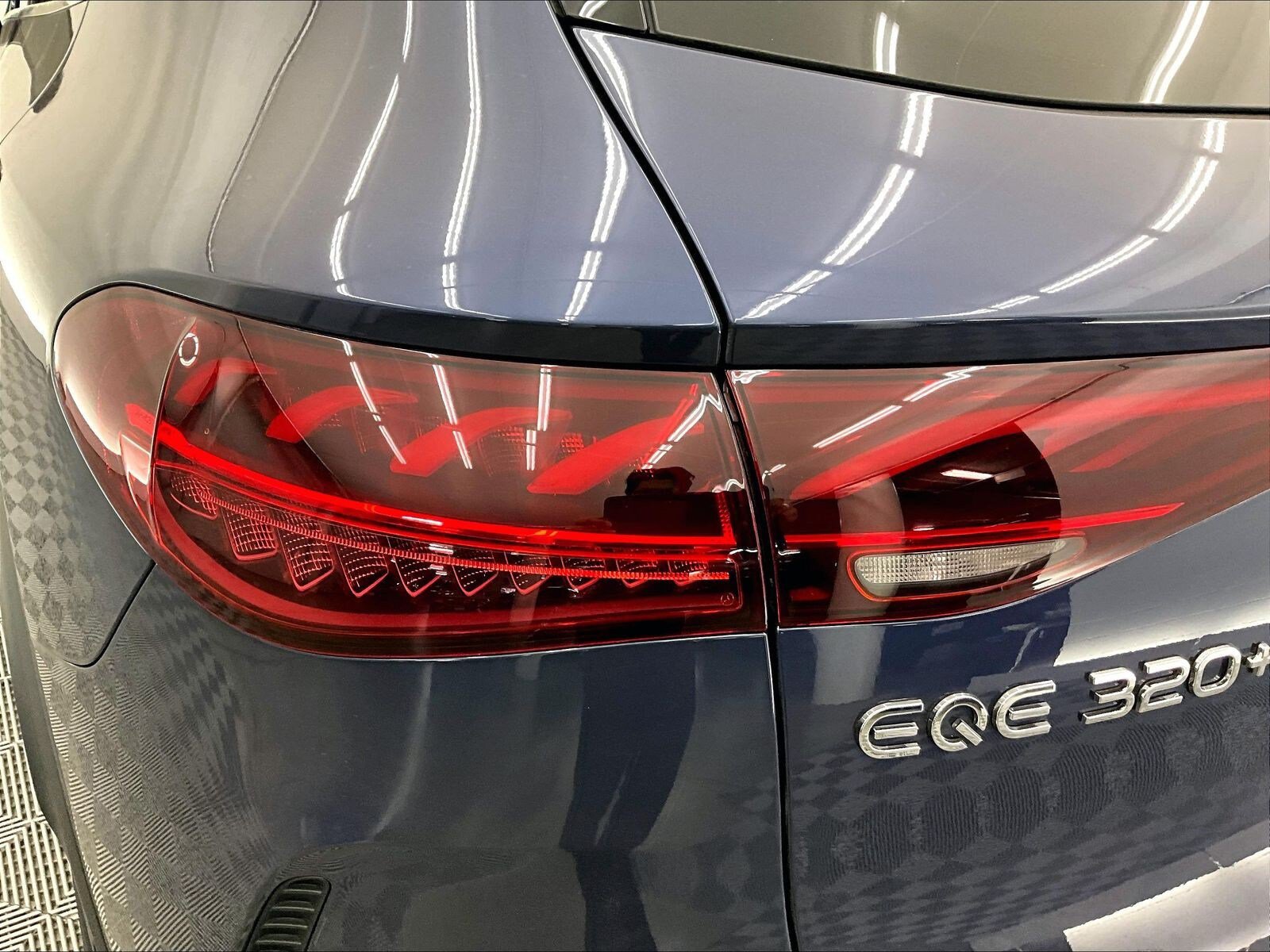 New 2027 Mercedes-Benz EQE 320+ SUV image 11