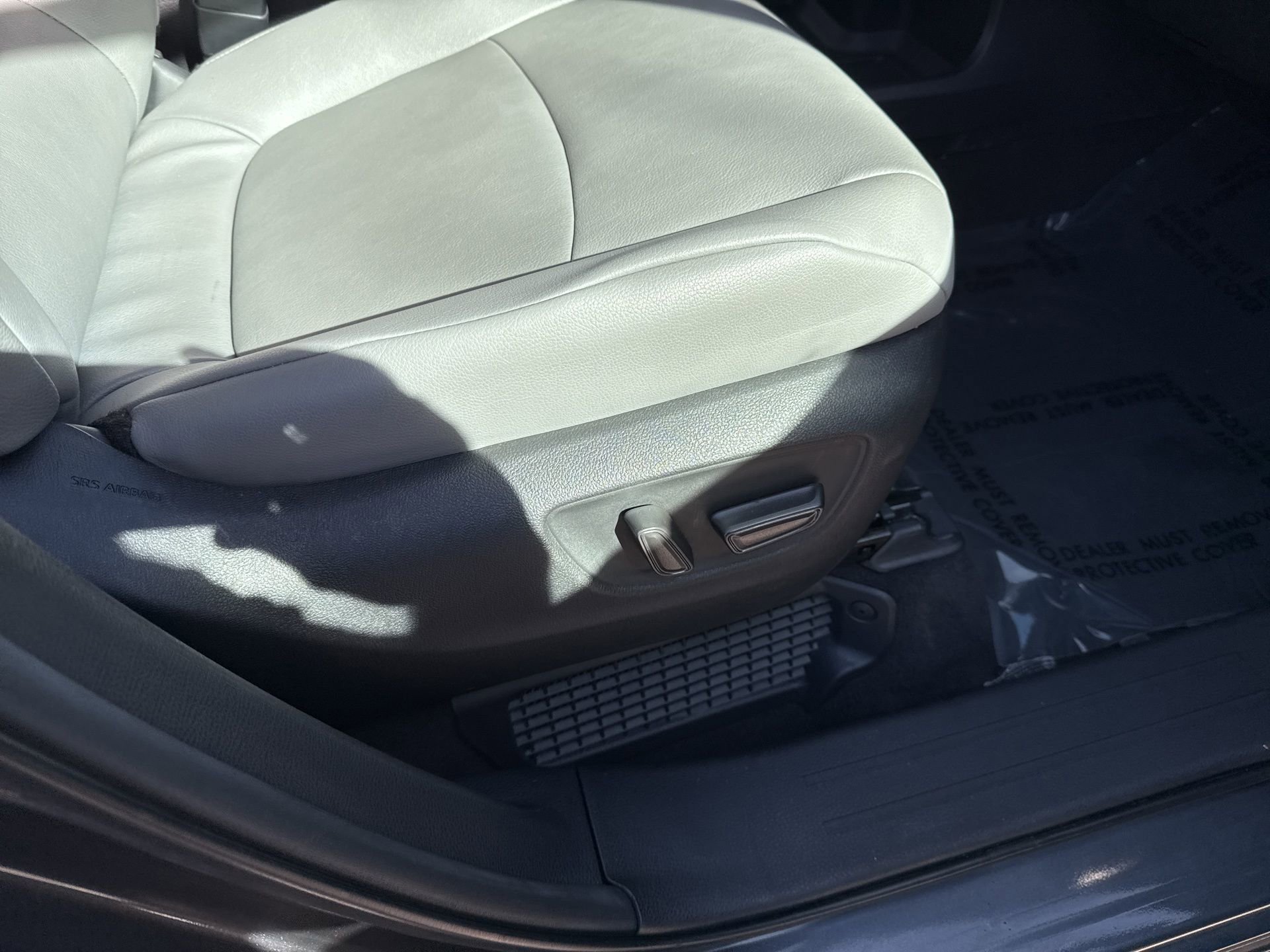 Used 2025 Toyota Sienna XLE image 37