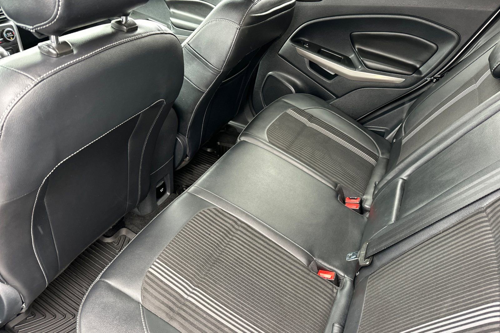 Used 2020 Ford EcoSport SES image 12