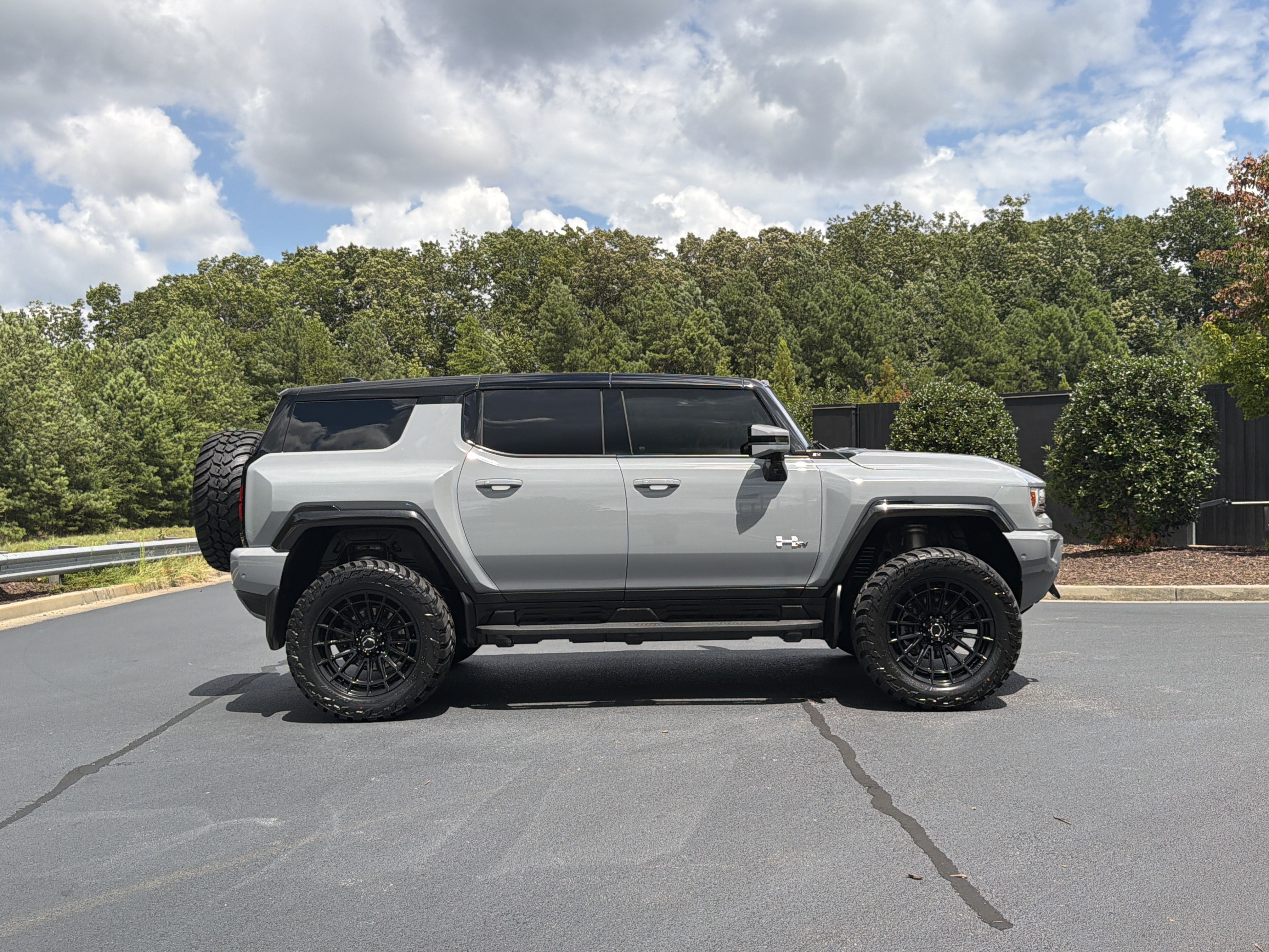 Used 2024 GMC Hummer EV 3X w/ LPO, Illumination Package AWD/4WD image 6