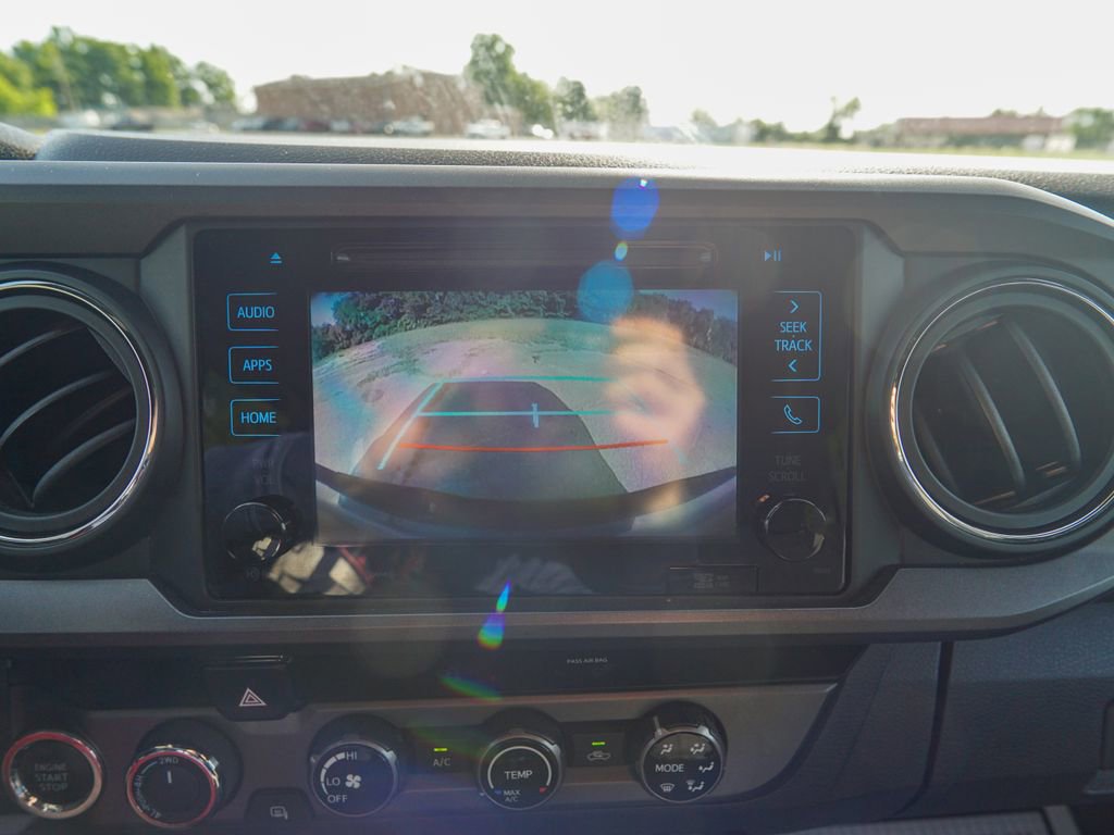 Used 2018 Toyota Tacoma TRD Sport w/ Technology Package AWD/4WD image 23