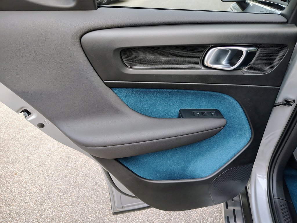 Used 2023 Volvo XC40 Recharge Ultimate AWD/4WD image 28