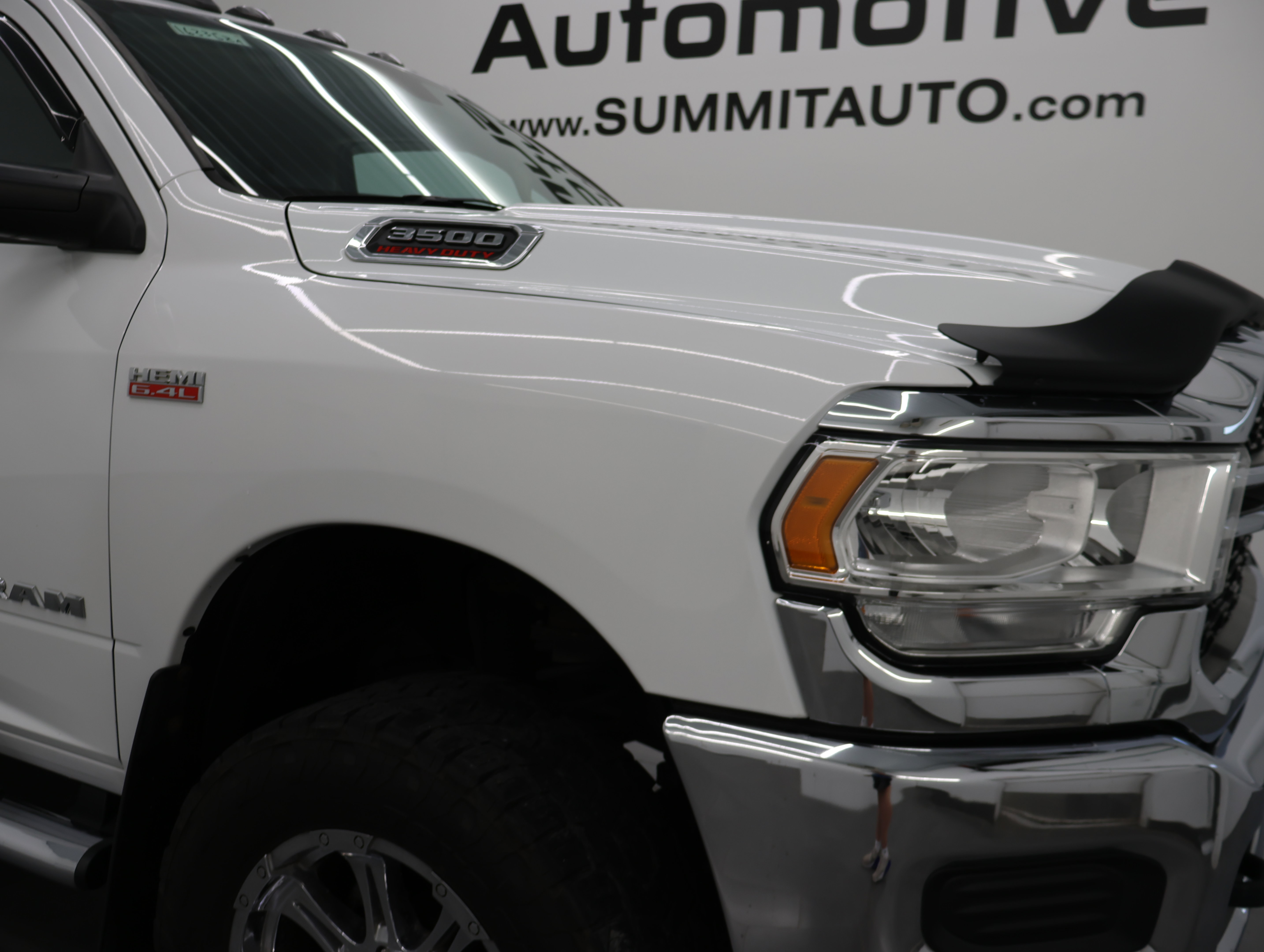 Used 2019 RAM 3500 Tradesman w/ Chrome Appearance Group AWD/4WD image 23