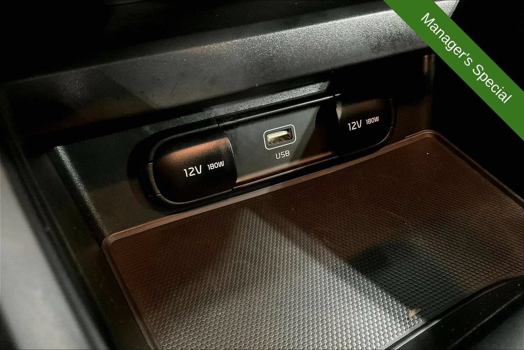 Used 2025 Kia Soul LX w/ LX Technology Package FWD image 28