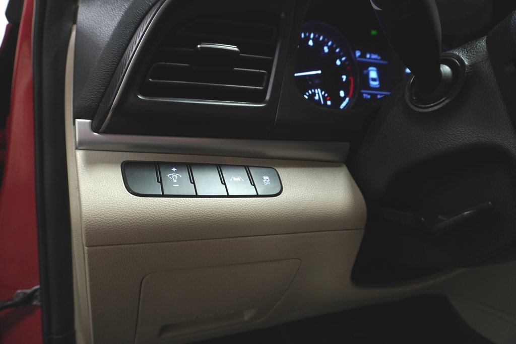 Used 2020 Hyundai Elantra SE image 20