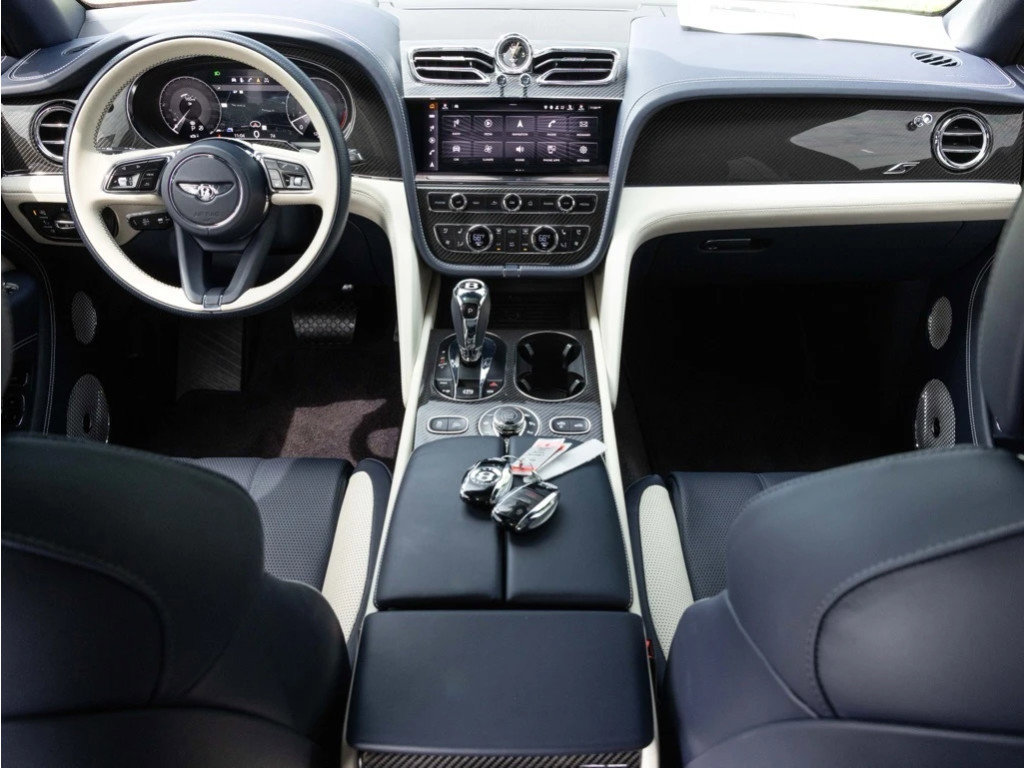 Used 2023 Bentley Bentayga image 41