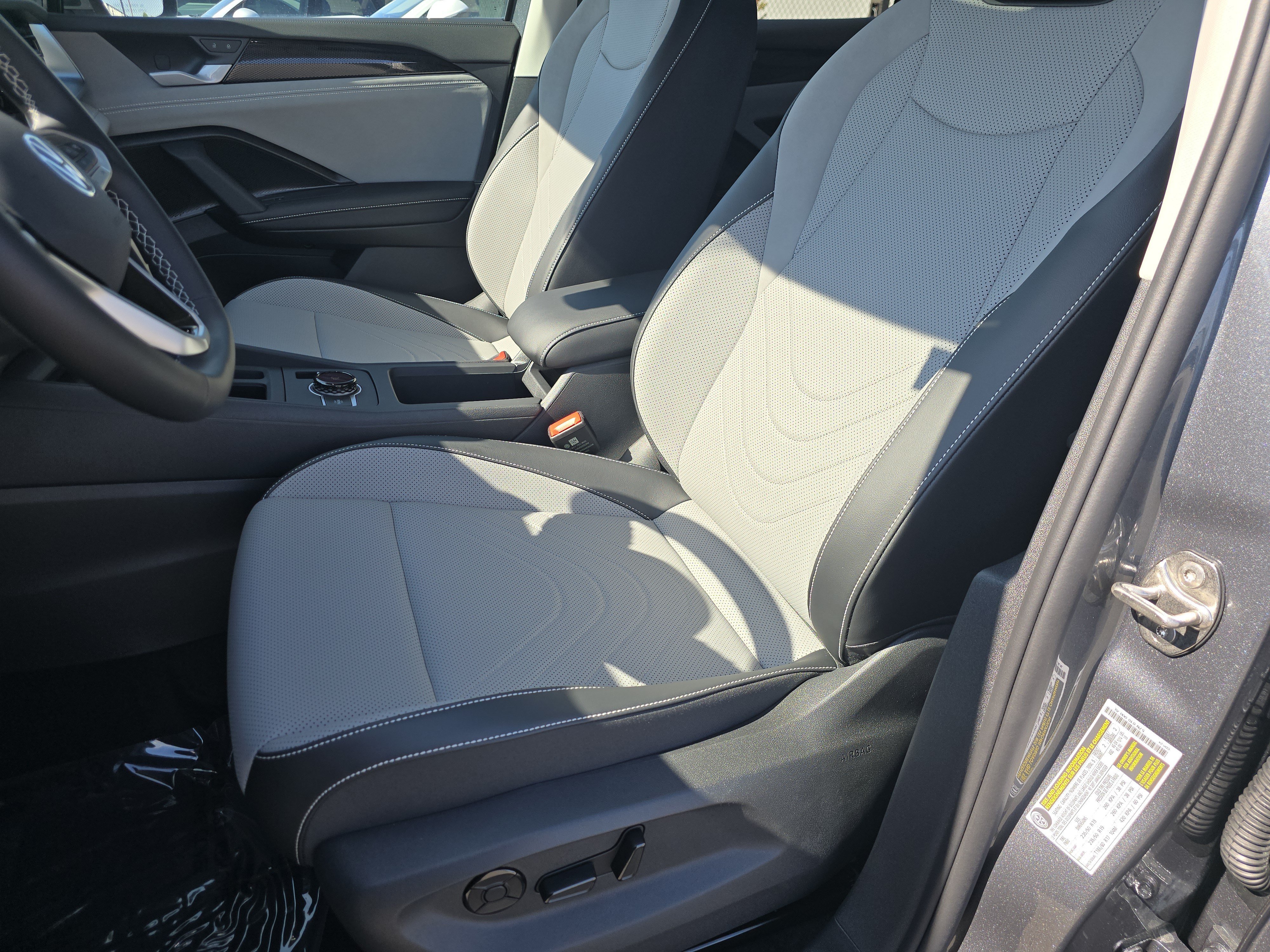 New 2026 Volkswagen Tiguan SE AWD/4WD image 20