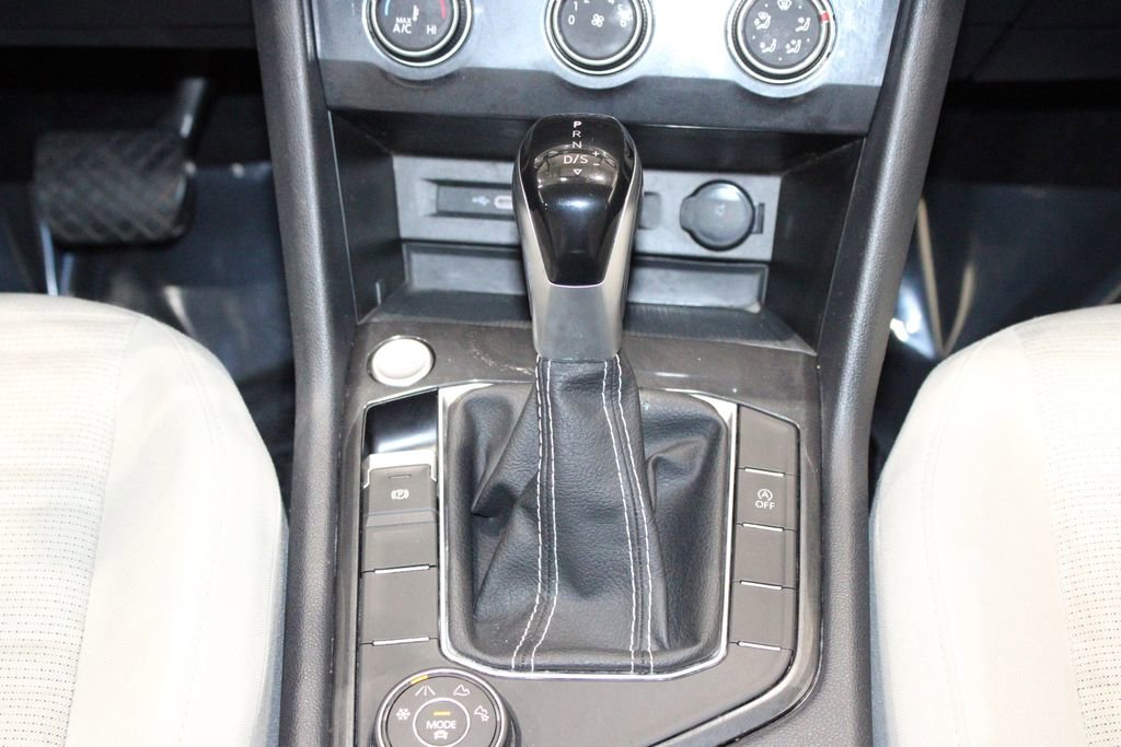 Used 2022 Volkswagen Tiguan S image 35