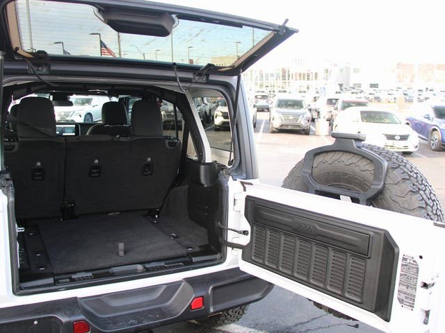 Used 2025 Jeep Wrangler Unlimited Rubicon image 11