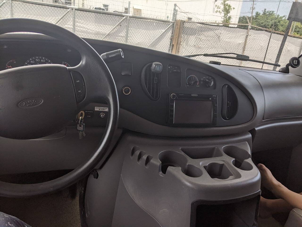Used 2002 Ford E-450 and Econoline 450 RWD image 5