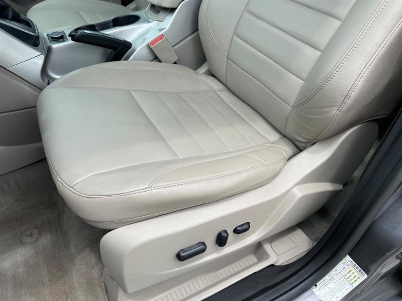 Used 2013 Ford C-MAX Energi SEL FWD image 41