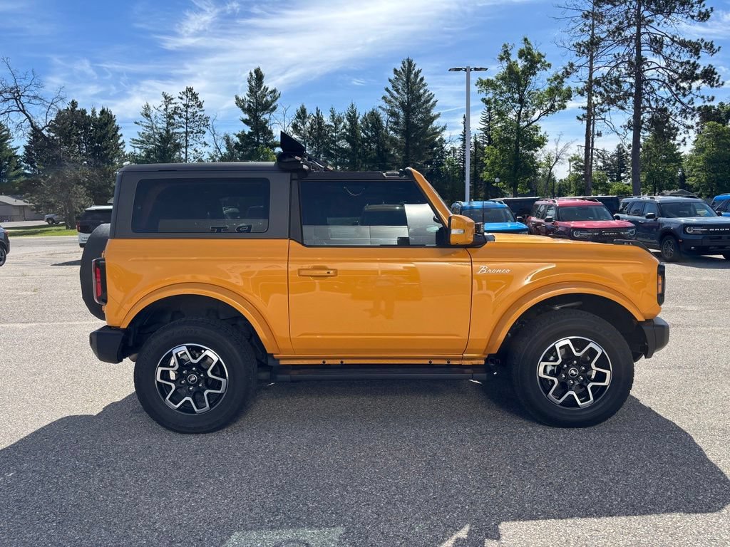 Used 2022 Ford Bronco Outer Banks AWD/4WD image 2