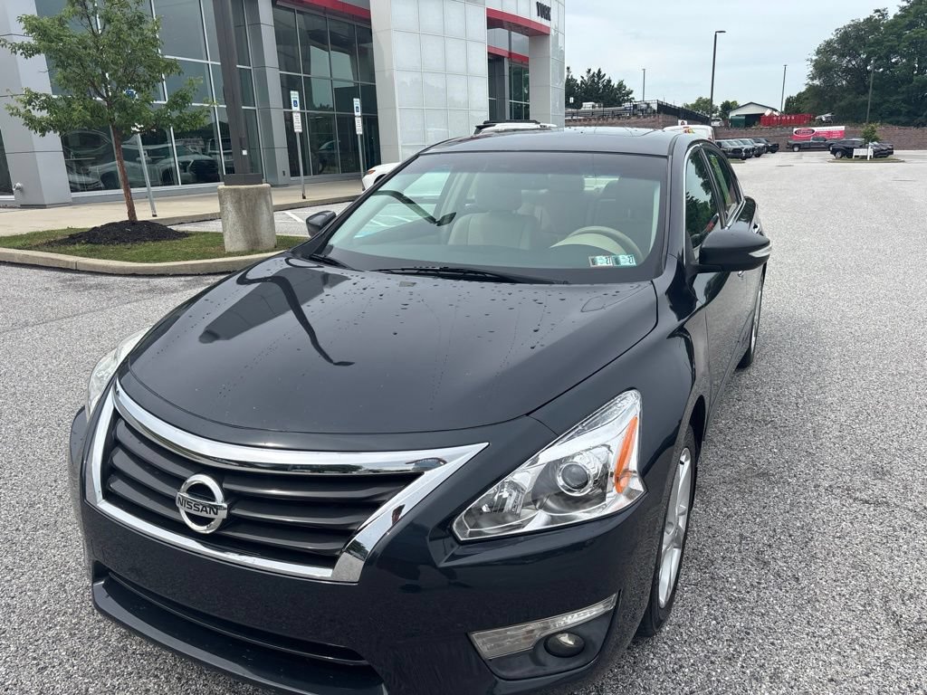 Used 2013 Nissan Altima 2.5 SL w/ 2.5 Moonroof Pkg FWD image 6